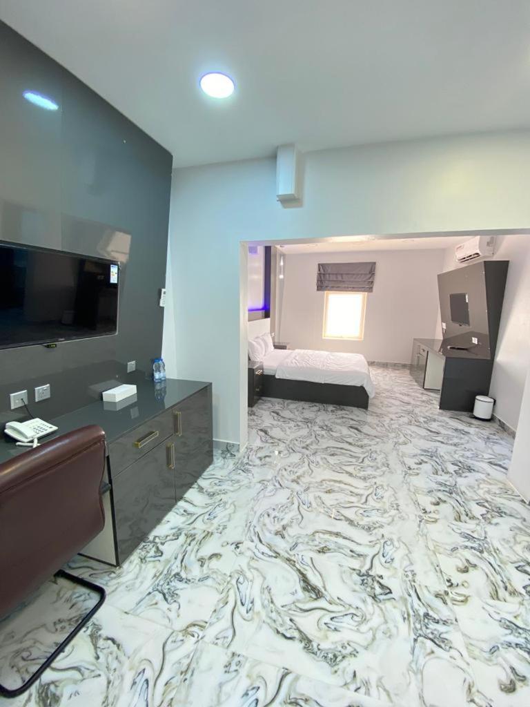 Maryana Hotel Sohar Bagian luar foto