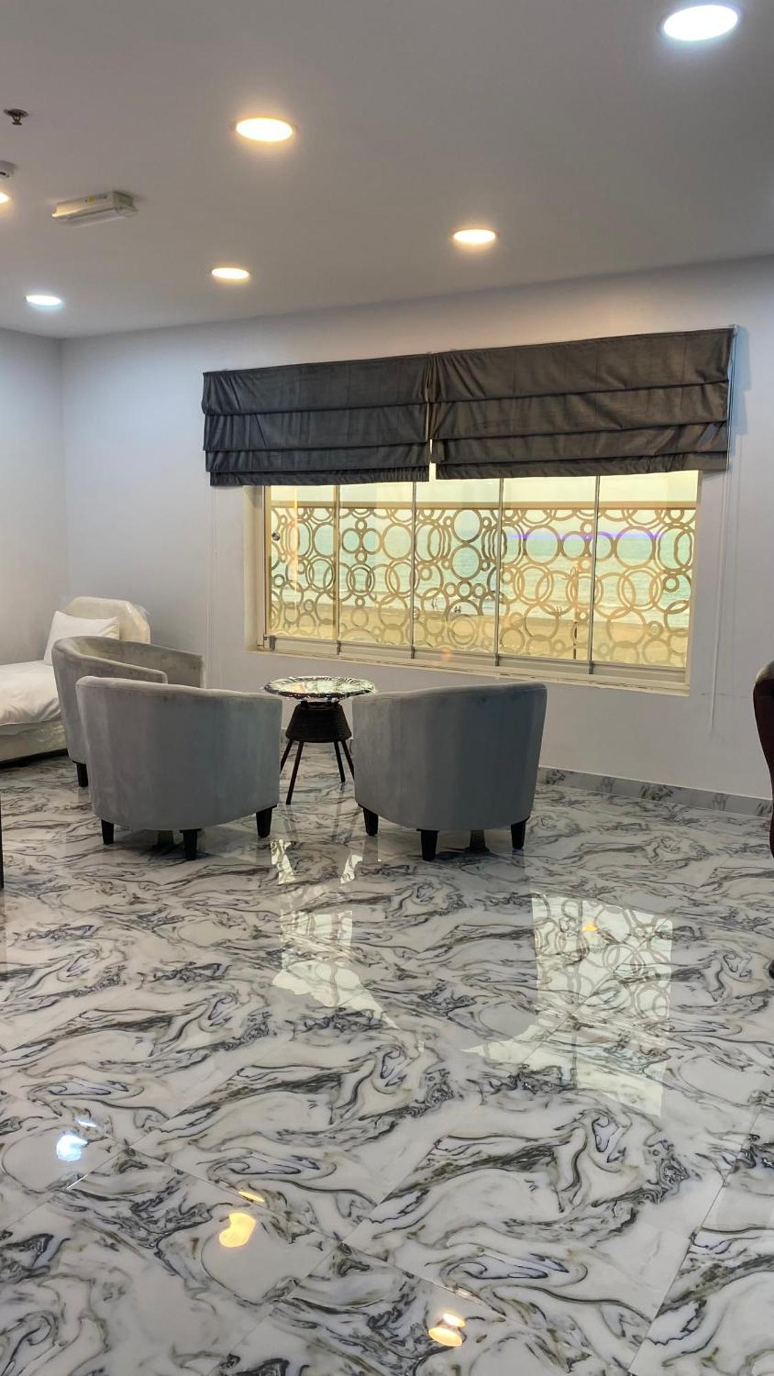 Maryana Hotel Sohar Bagian luar foto