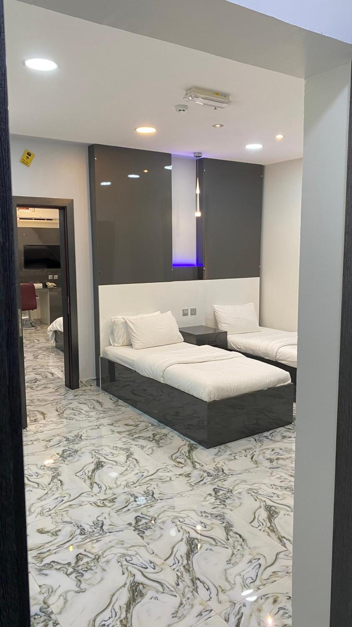Maryana Hotel Sohar Bagian luar foto
