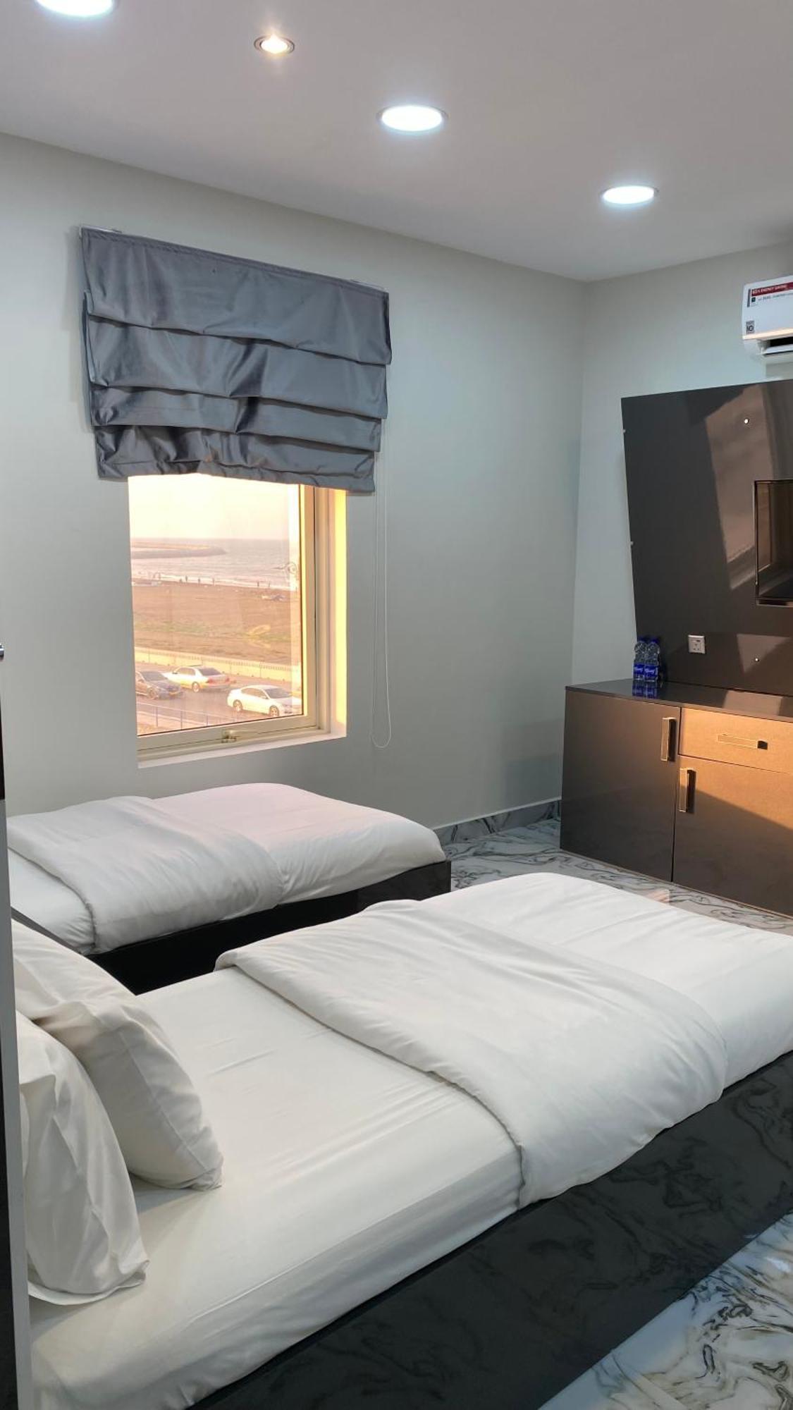 Maryana Hotel Sohar Bagian luar foto