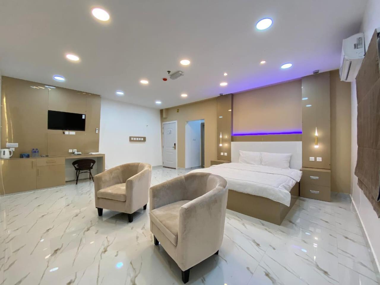 Maryana Hotel Sohar Bagian luar foto